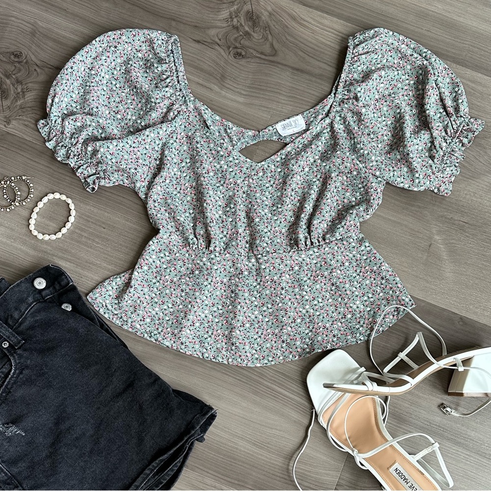 Floral Puff Sleeve Top